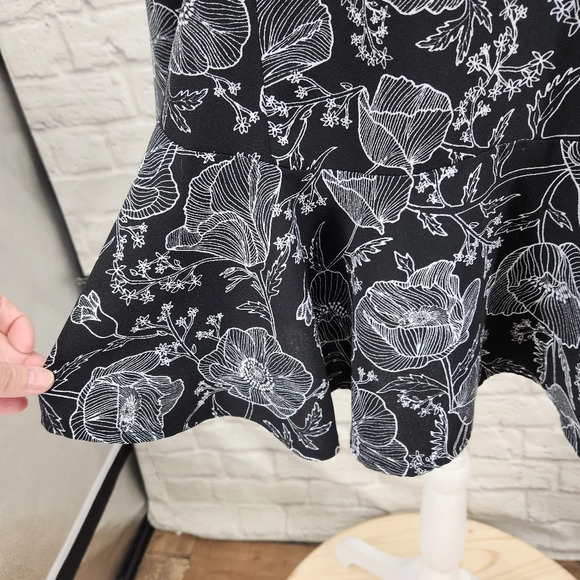 LEITH Black & White Floral V Neck Long Sleeve Dress Size Medium - Picture 5 of 14